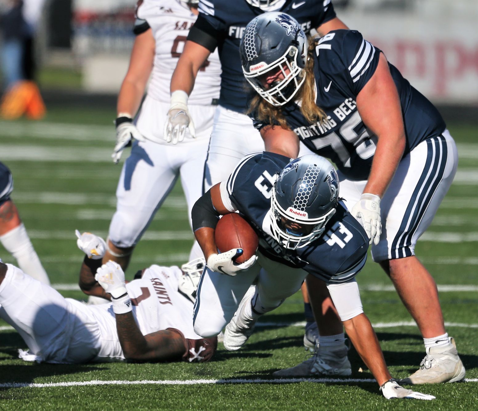 102321-qc-spt-ambrose fball54.jpg